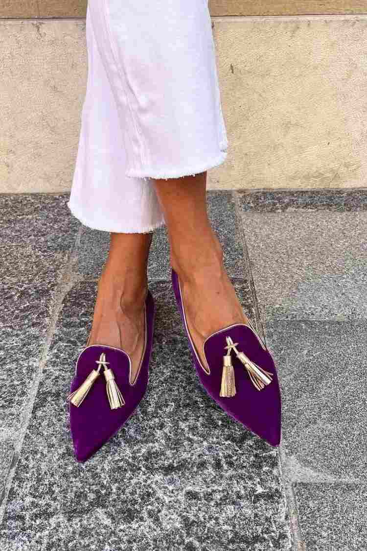 LOAFER ΜΕ ΕΛΕΓΑΝΤΙΚΕΣ ΤΑΣΣΕΛΕΣ
