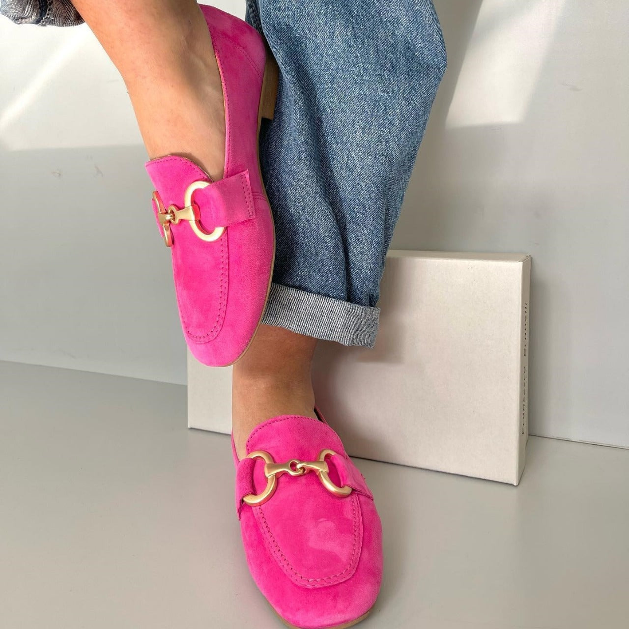 ΚΛΑΣΙΚΕΣ LOAFERS ΜΕ ΧΡΥΣΗ ΛΕΠΤΟΜΕΡΕΙΑ
